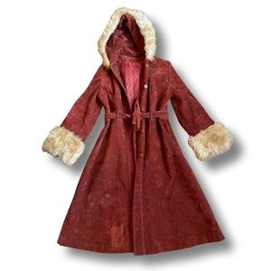 Gorgeous brown 70’s vintage coat with faux fur!